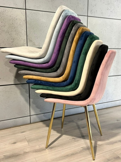 Błękitne krzesło tapicerowane Borgo Velvet Light Blue firmy Lugano Błękitne krzesło tapicerowane Borgo Velvet Light Blue firmy Lugano