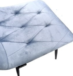 Błękitne krzesło tapicerowane Borgo Velvet Light Blue firmy Lugano Błękitne krzesło tapicerowane Borgo Velvet Light Blue firmy Lugano